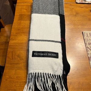 Victoria’s Secret scarf
